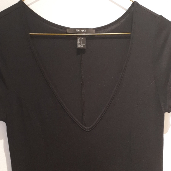 FOREVER 21 black v-neck dress - Picture 2 of 5